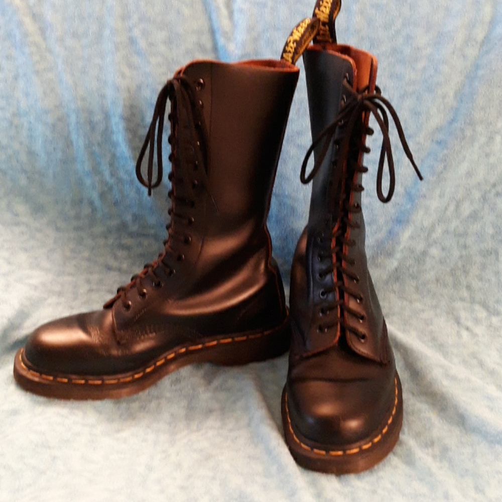 14 eye black leather Dr. Martens boots docs 8 8.5
